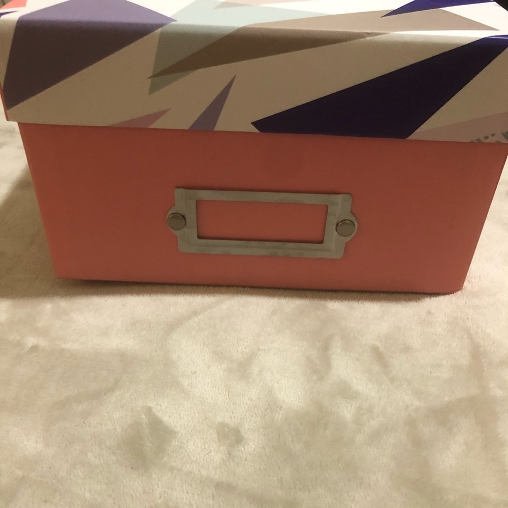 Multicolor storage box
